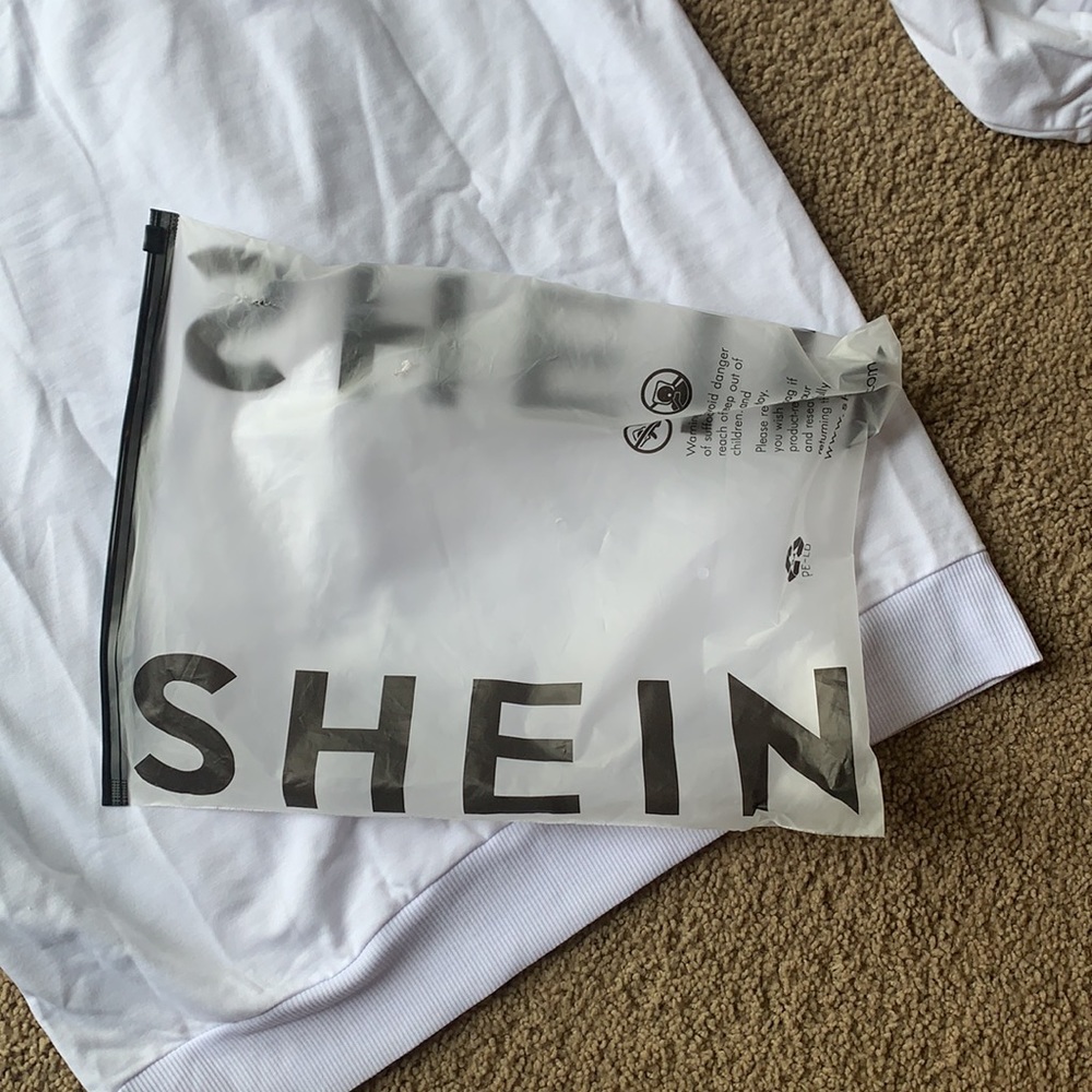 White thin hoodie/ never worn - Picture 5 of 5